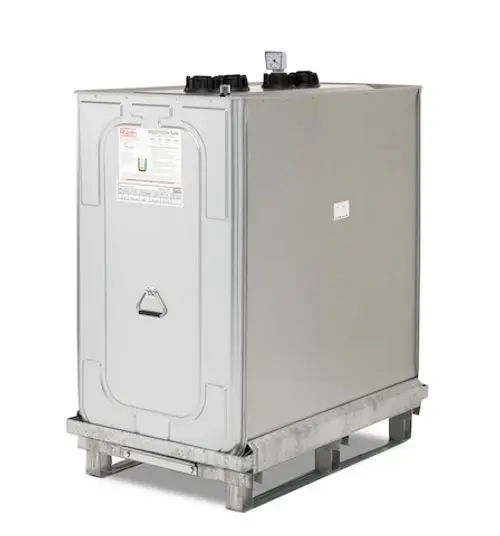 Roth Multitech-Tank auf Palette, quadratische Form, mit mehreren Anschlussmöglichkeiten und Druckanzeige auf der Oberseite.